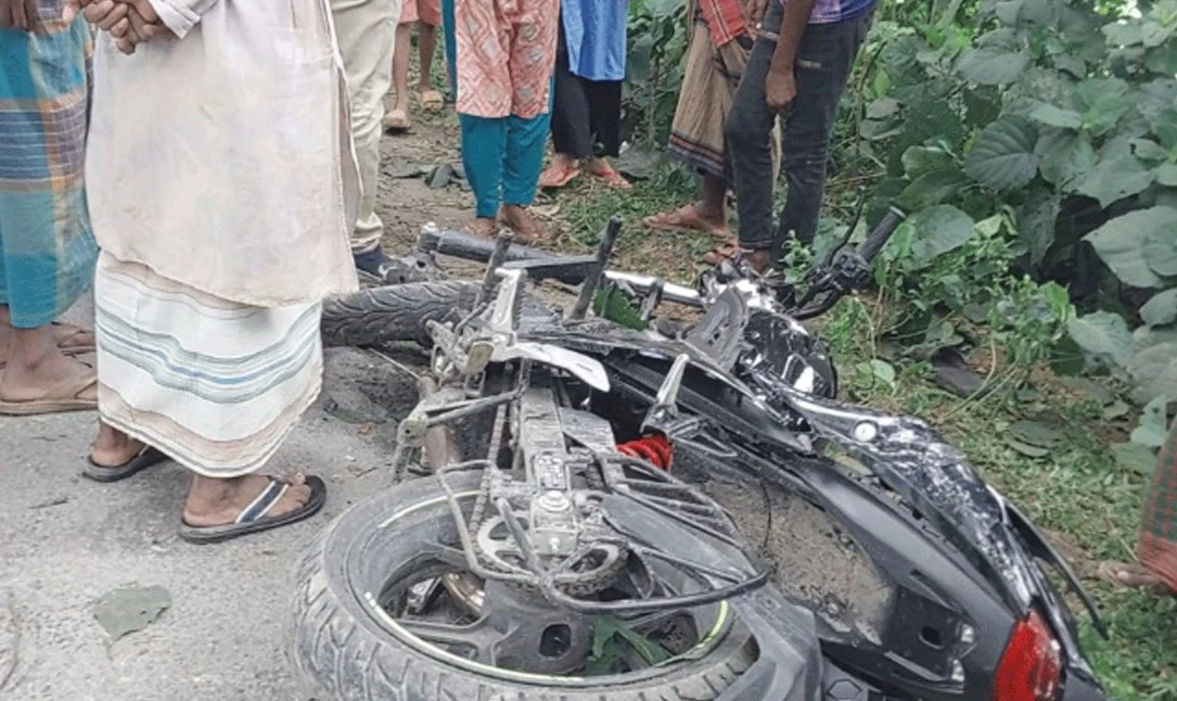 মোটরসাইকেল প্রতিযোগিতার সময় প্রাণ গেল এক তরুণের, আহত আরও একজন